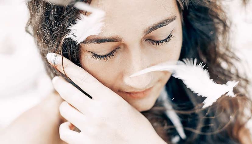 7 Wonderfully Angelic Signs That Your Winged Guardians Are Near (& The #1 Way You Can Summon Them)