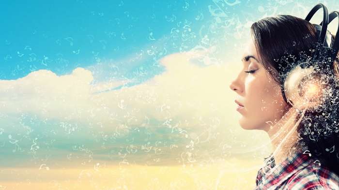 de-stress at your desk How To De-Stress Right At Your Desk! – A Mini Meditation Break To Dissolve Your Anxiety