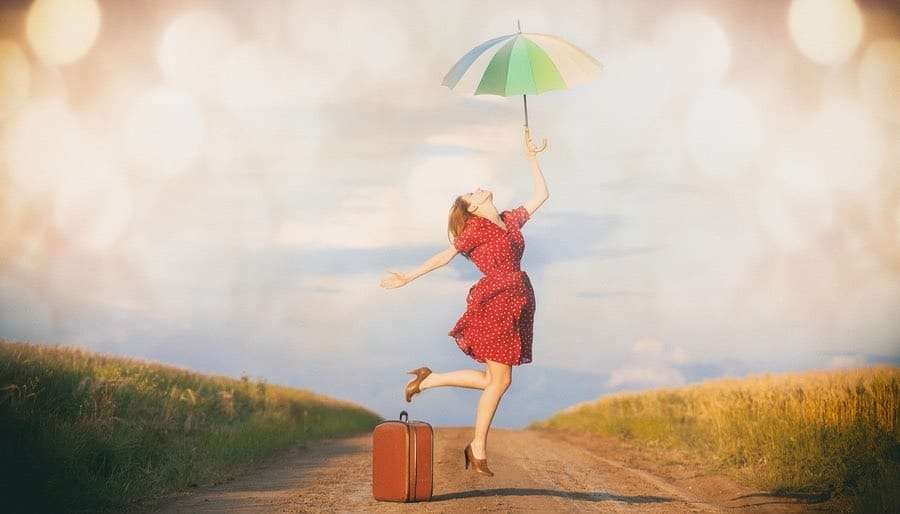 Sag-Season Lucky Woman with Umbrella & Suitcase