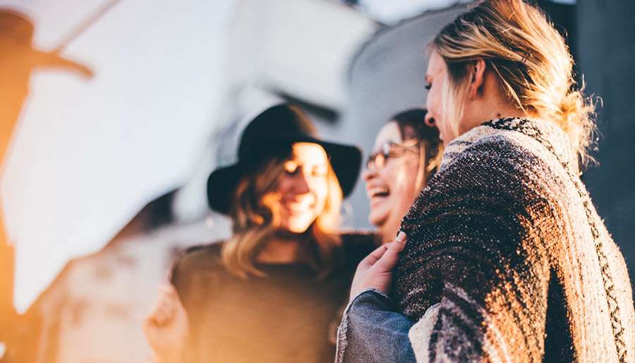 cancer-friend The 7 Best Things About Being Friends With a Cancer