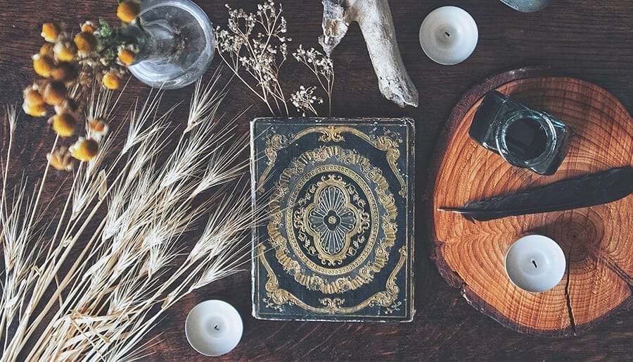 Witch’s altar f Are You A Magical Soul? Follow These 5 Simple Steps To Create Your Own Witch’s Altar & Express Your Unique Magic!