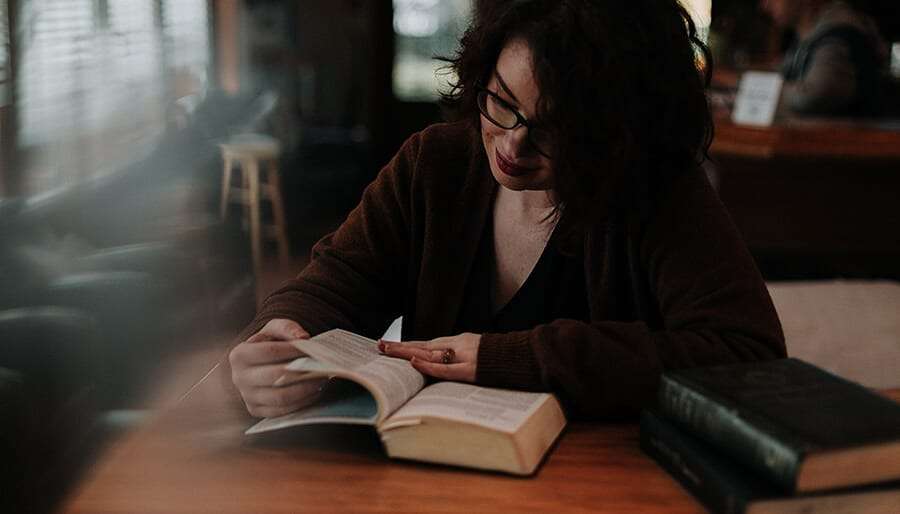 Witchy reads f Witchy Reads! Top 5 Must-Read Magickal Books That Every Budding Witch Should To Check Out!