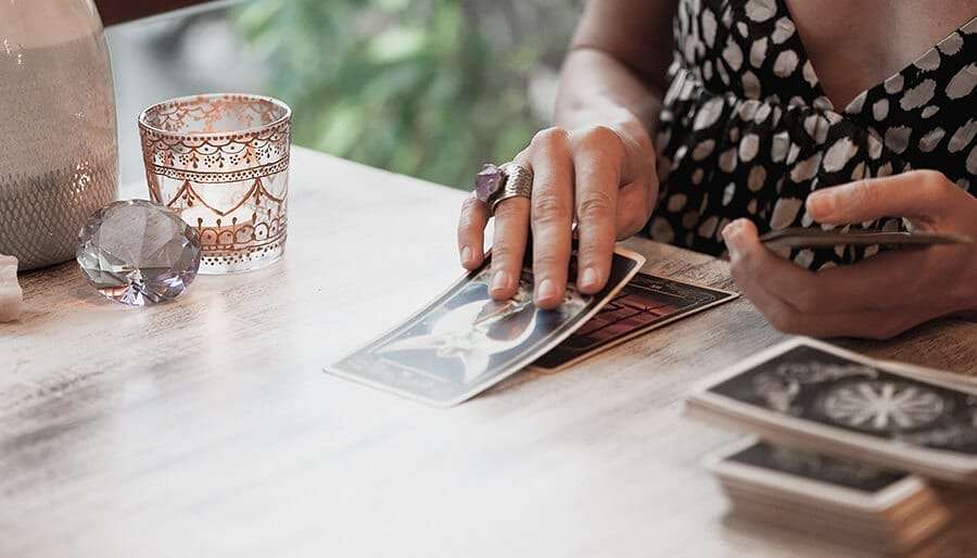 tarot card spreads f New To Tarot? Use These 3 Super-Simple Tarot Spreads To Flex Your Card Reading Muscles!